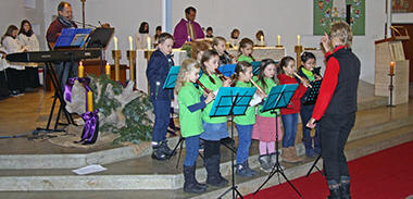 Vorschau Flötenkinder spielen im Adventsgottesdienst